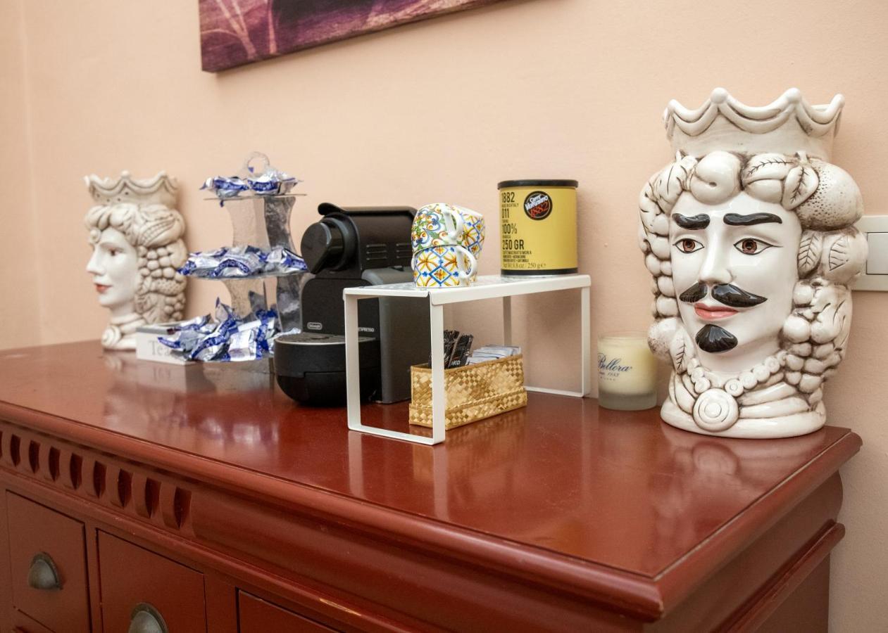 Sicilian Mood - Bed And Breakfast คาตาเนีย ภายนอก รูปภาพ